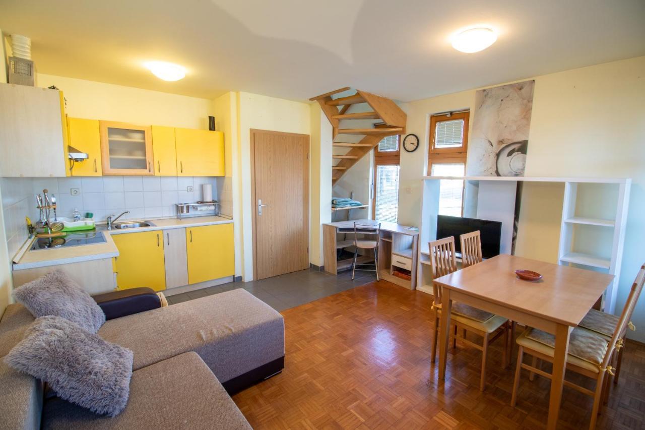 Relax Apartment In Banovci Veržej Εξωτερικό φωτογραφία